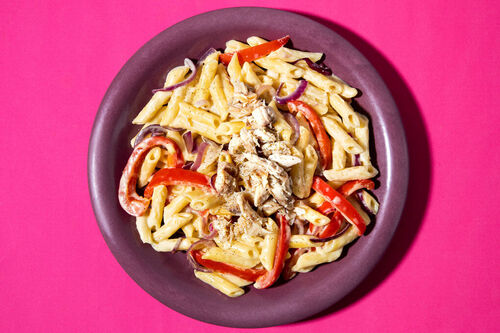 TBR Geräucherte Makrele auf Pasta mit Paprika und cremiger Käsesauce