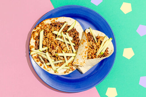 Mexikanische Rinderhack-Wraps mit schwarzen Bohnen und Apfel