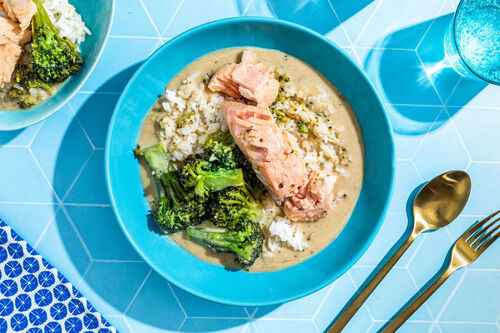 Kokosmilch-Miso-Curry mit Hähnchen an Brokkoli und Jasminreis