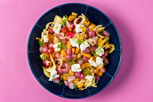 Knusperbohnensalat mit Ziegenkäse mit Fenchel, Radieschen und Mangochutney