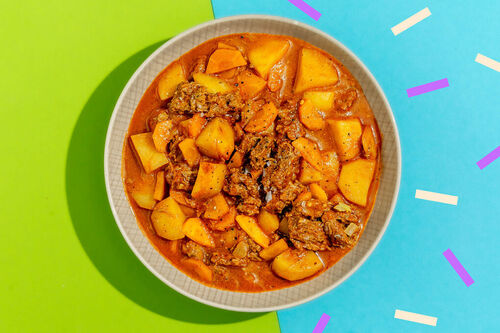 Eintopf mit veganen Rinderschnetzeln tomatig-deftig mit Kartoffeln und Karotten