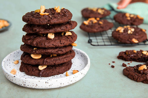 Special: Chocolate Cookies mit Erdnussbutter und Erdnüssen