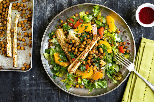 Arabischer Kichererbsensalat mit Pastinake, Orange und Minze