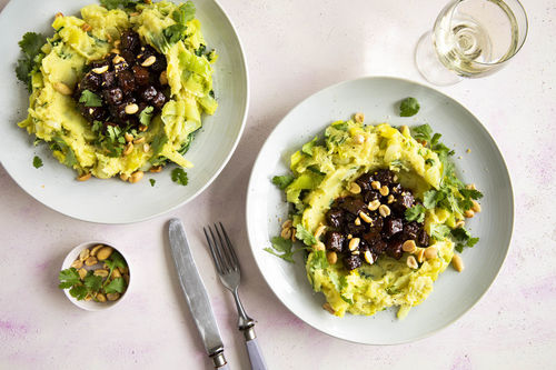 Knuspriger Tempeh mit Ketjap Manis auf Kartoffel-Pak-Choi-Stampf mit Curry