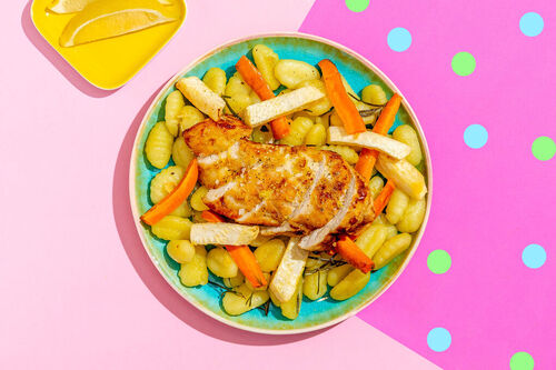 Hähnchenfilet auf Rosmarin-Gnocchi dazu geröstetes Wurzelgemüse
