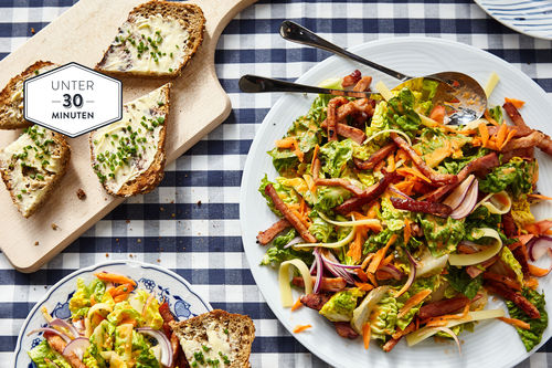 Schneller Chefsalat mit Gouda und gebratenem Kassler