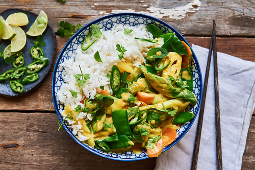 Vegetarisches Thai-Curry mit Kaiserschoten