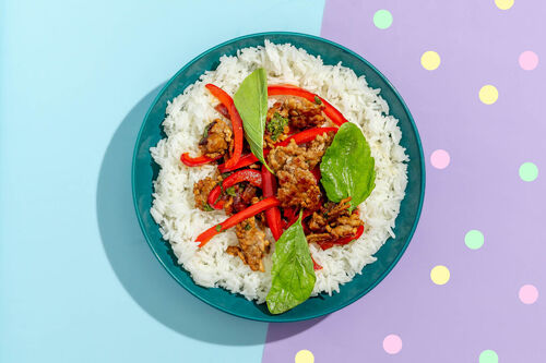 Thai-Pfanne mit Bio-Rindertatar mit Paprika und Basmatireis