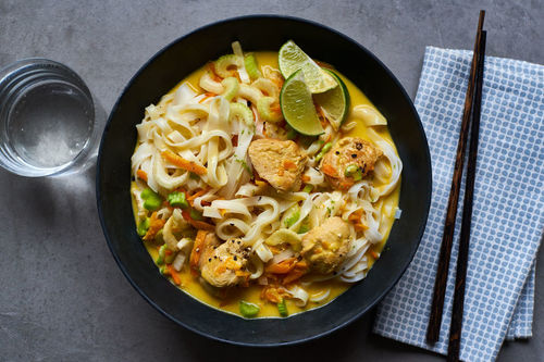 RS Asiatische Hühnchensuppe mit Glasnudeln und Kokosmilch