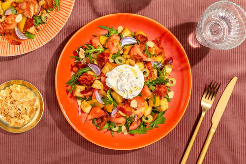 Italienischer Brotsalat mit Burrata & Speck würzig-fein mit Rucola und Oliven