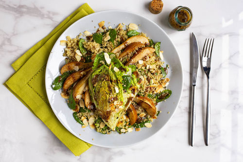 RS Angerösteter Salat mit Birne dazu Quinoa mit Spinat und Mandeln