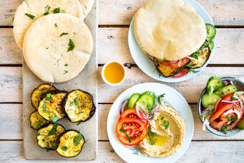 Auberginen-Hummus-Sandwich mit Mangoketchup und knackigem Gemüse