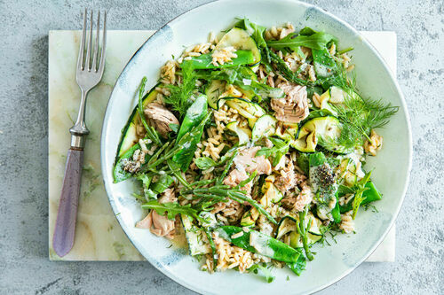 RS Thunfisch-Gemüse-Bowl mit Naturreis und cremigem Tahinidressing