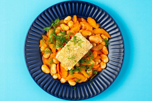 RS Bohneneintopf mit Sesam-Knusperfeta mit Stangensellerie und frischem Dill