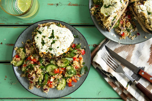 Gefüllte Portobello-Pilze mit Estragon-Ziegenkäse und Quinoa