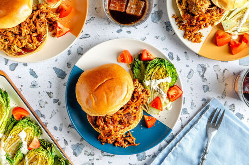 Sloppy-Joe-Burger mit geröstetem Romanasalat