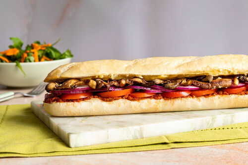 RS Austernpilz-Käse-Sandwich dazu Rucola-Karotten-Salat mit Kürbiskernen