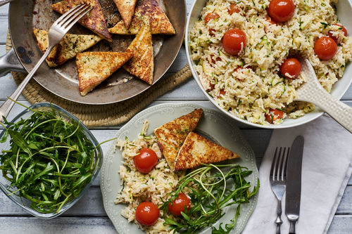Zucchini-Reis mit Ofentomaten und Allgäuer Bratkäse
