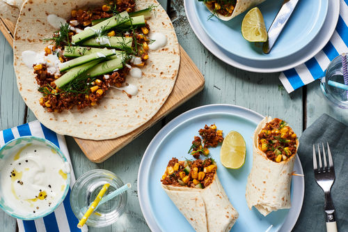 Mexikanische Tortillas mit Rinderhack und Limettenschmand