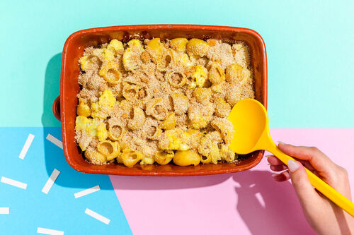 Vadouvan-Pastaauflauf mit Blumenkohl und knusprigem Semmelbröseltopping