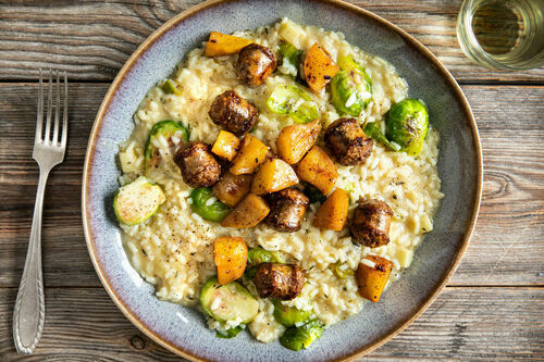 RS Risotto mit Rindswurst und Rosenkohl fruchtig-fein mit Apfel, Pastinake und Käse