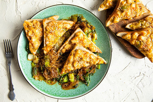 Kantonesische Garnelentoasts mit Glasnudel-Gemüse-Pfanne