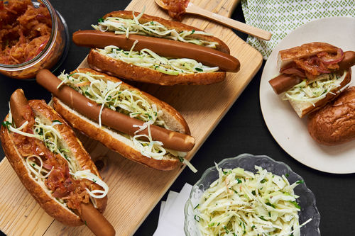 Tofu Hot Dogs mit Chili-Chutney und Fenchel-Salat