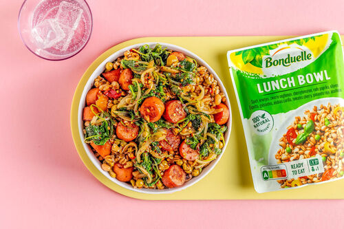 Rauchwurst und Grünkohl mit Dinkel-Gemüse-Bowl