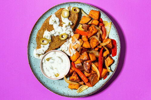 RS Veggieschnitzel mit cremiger Olivensauce an herzhafter Süßkartoffelpfanne