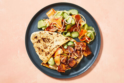 RS Bazlama-Sandwich mit Tandoori-Tofu und frischem Gemüsesalat