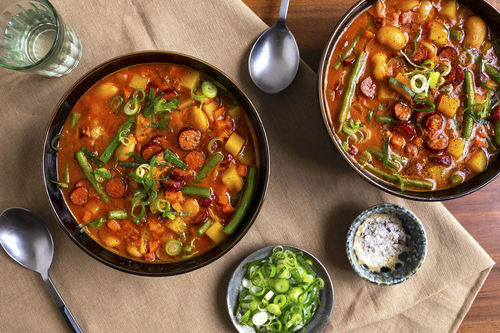 RS Serbischer Bohneneintopf mit Rauchwurst und Kartoffeln