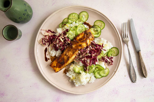 RS Feiner Miso-Lachs mit Sushireis und Chicorée-Limetten-Salat