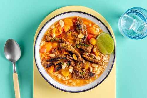 Currysuppe mit Rinderschnetzeln mit Vollkornreis und frischem Gemüse