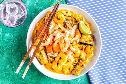 RS Curry Thai-Style mit doppelt Garnelen mit Tagliatelle, Auberginen und Kokosraspel