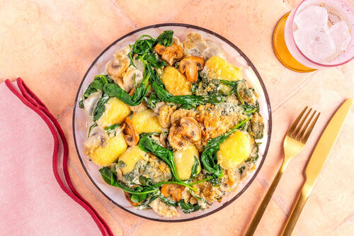 Überbackene Käse-Gnocchi mit Champignons und Spinat