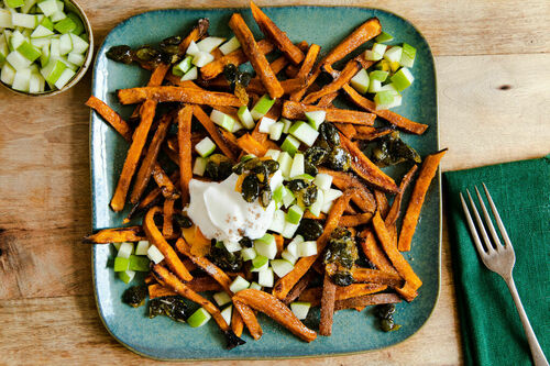 Süßkartoffeln mit Zucker und Zimt dazu Apfel, Joghurt und Kürbiskerne