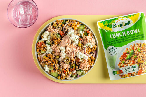 Thunfisch-Dinkel-Salat mit Feta und Joghurtdressing