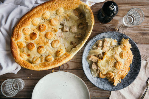 RS Cremiger Spargel-Hähnchen-Pie mit feiner Blätterteighaube