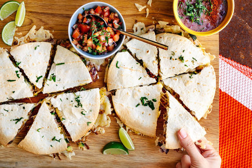 Quesadillas mit Schweinehack & Zucchini würzig-fein mit Bohnenpüree & Käse