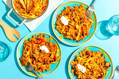 RS Würzige Reispfanne mit Hähnchen dazu bunter Gemüsemix und frischer Joghurt