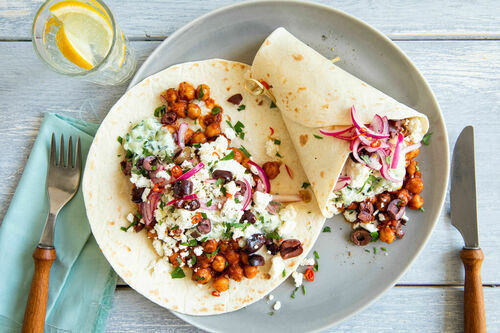 Griechische Tortillas mit Feta und würzigen Kichererbsen