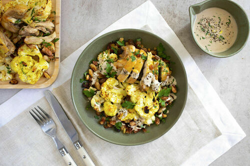 Curry-Hähnchen mit Blumenkohl Low Carb mit Bohnen und Tahini-Ingwer-Sauce