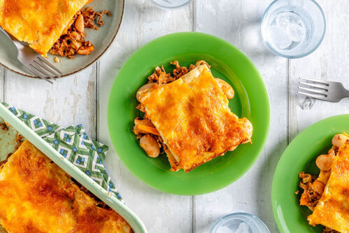 Lasagne mit Hack und Cheddar-Béchamel mit deftigen weißen Bohnen