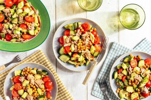 Kichererbsensalat mit Thunfisch und Avocado und spritzigem Zitronendressing