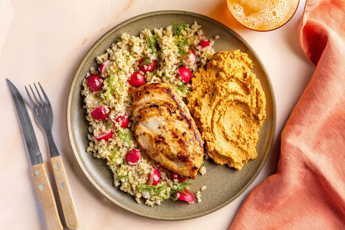 Bio-Hähnchen georgische Art mit Bulgursalat und Karotten-Walnuss-Dip