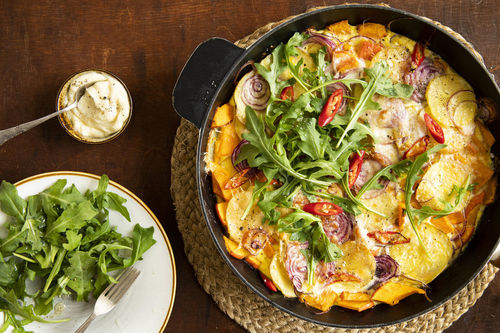 Spanische Tortilla mit Hokkaidokürbis dazu ein leichter Rucolasalat
