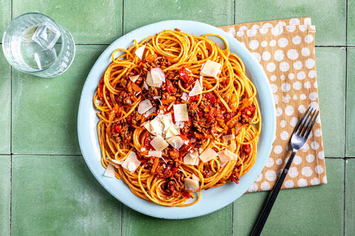 Spaghetti bolognese klassisch-fein mit Thymian und Käse