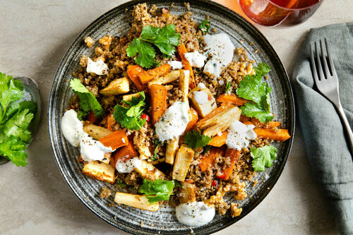 Gemüse mit Zitronengras und Tamarinde dazu Walnuss-Kokos-Quinoa und Dip