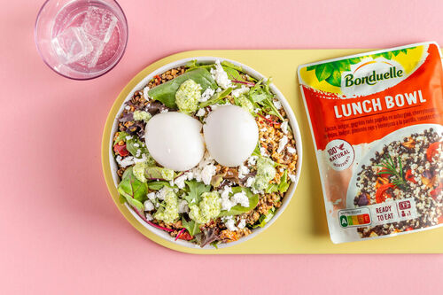 Bulgur-Linsen-Salat mit Ei und cremigem Feta-Kräuter-Dressing