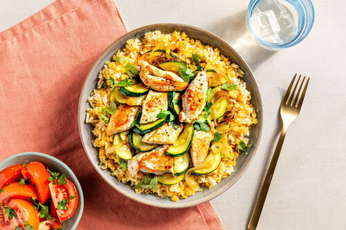 Mujaddara mit Hähnchen & Zucchini dazu Tomaten-Petersilien-Salat